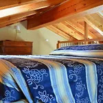 Holiday home Con Giardino E Panorama Incantevole Villeneuve