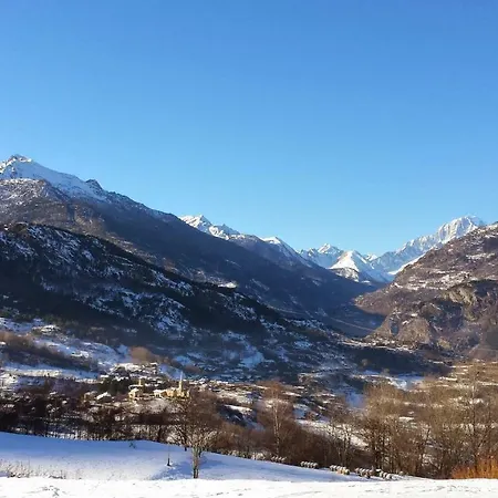 Charming Holiday House In Villeneuve Italia With Garden View Villeneuve