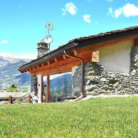 Charming Holiday House In Villeneuve Italia With Garden View *