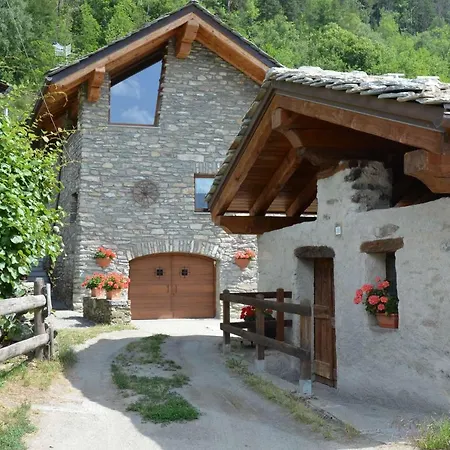 Charming Holiday House In Villeneuve Italia With Garden View Holiday home Villeneuve