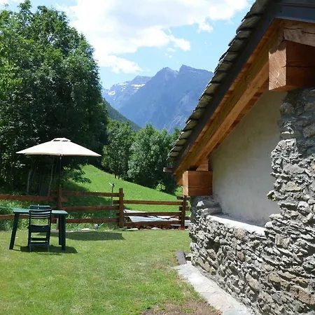 Charming Holiday House In Villeneuve Italia With Garden View