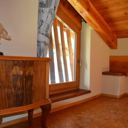 Holiday home Charming Holiday House In Villeneuve Italia With Garden View Villeneuve