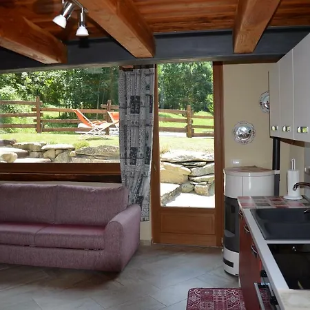 Holiday home Charming Holiday House In Villeneuve Italia With Garden View *